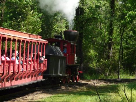 This Haunted Texas Train Ride Takes You on a Ghost Tour of the Bayou