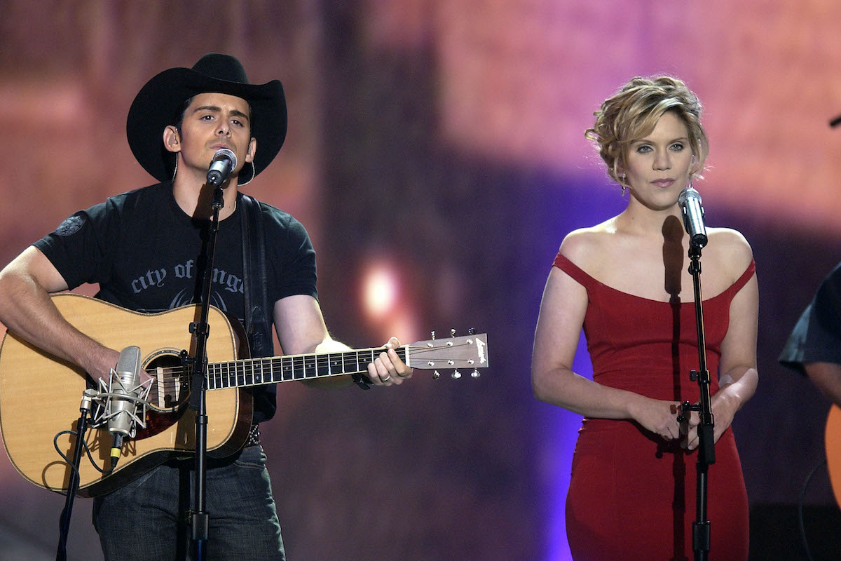 Brad Paisley and Alison Krauss perform "Whiskey Lullaby"