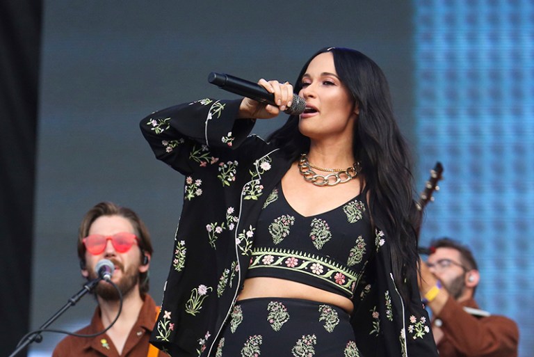 See Kacey Musgraves Surprise Texas Crowd with Selena Cover