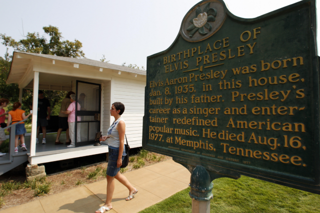 People visit the birthplace of Elvis Presley