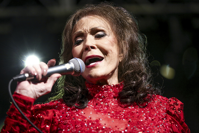 Loretta Lynn's Net Worth: How Wealthy is the Coal Miner's Daughter?