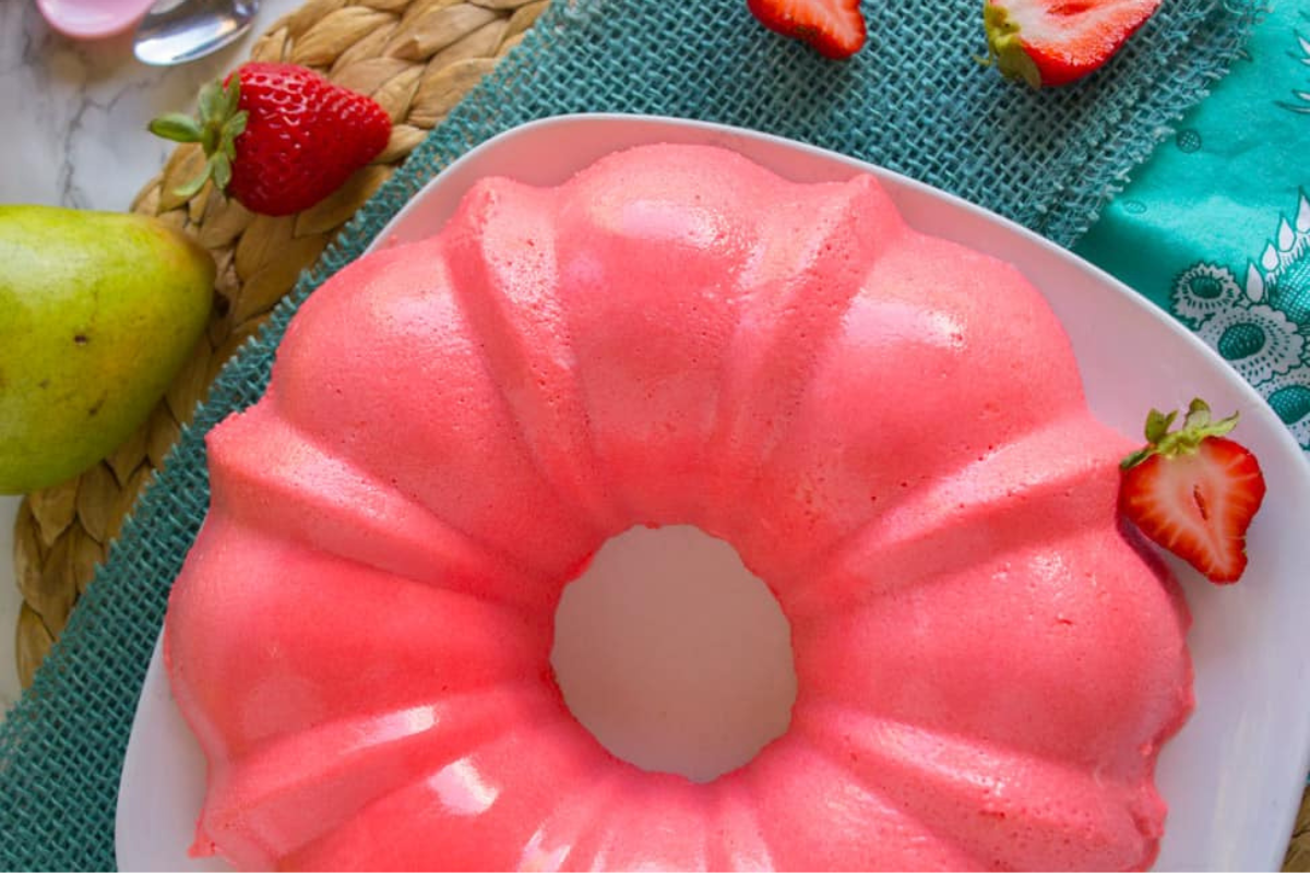 STRAWBERRY JELLO SALAD MOLD - Butter with a Side of Bread