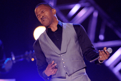 Jamie Foxx Performs 'You Look So Good in Love' at George Strait Tribute