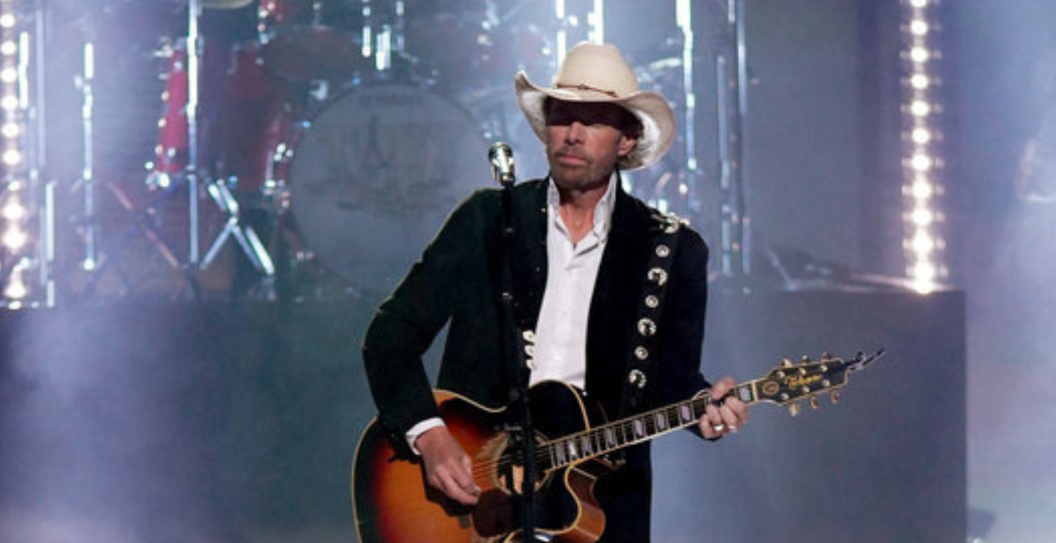 Toby Keith performs on People's Choice Country Awards