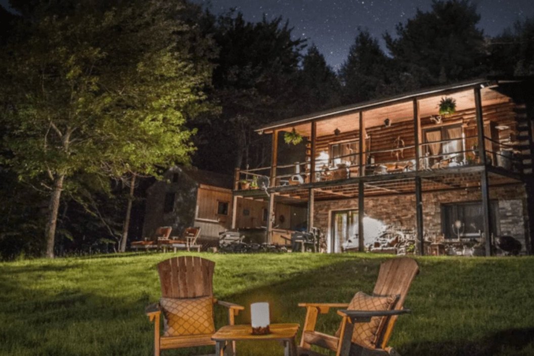 9 Cozy Log Cabins on Airbnb You Can Stay in Right Now