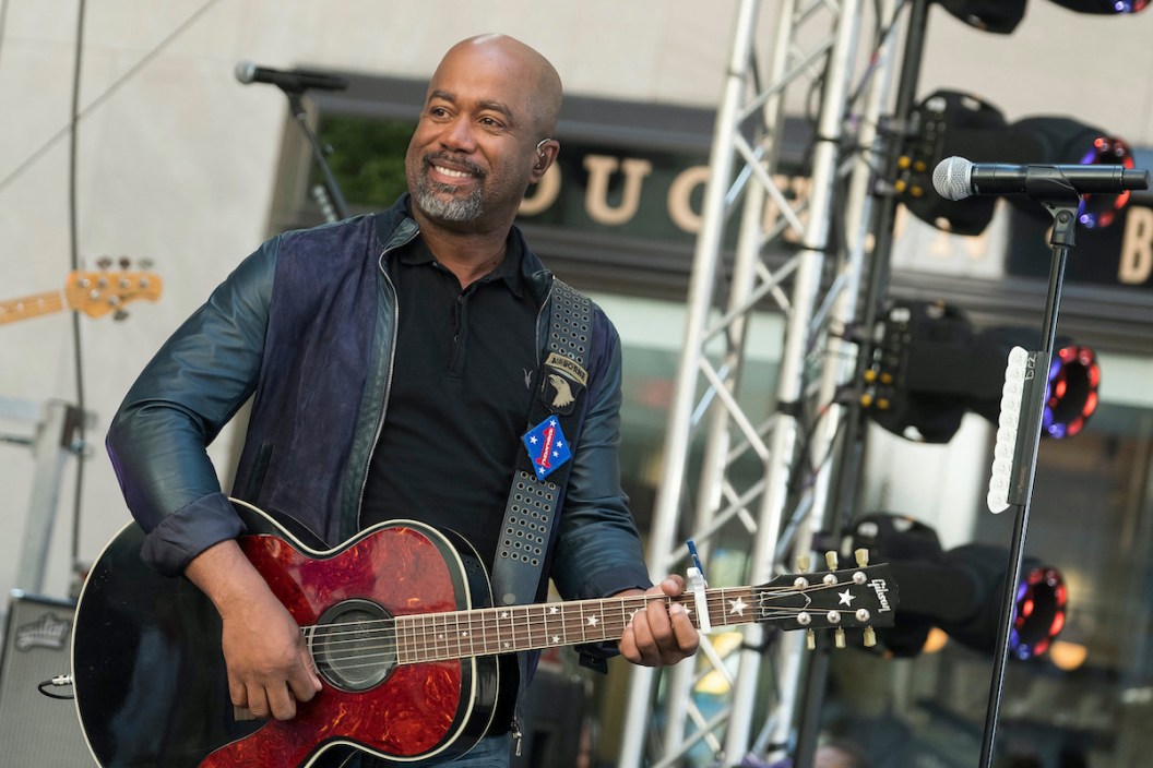 darius rucker cma host