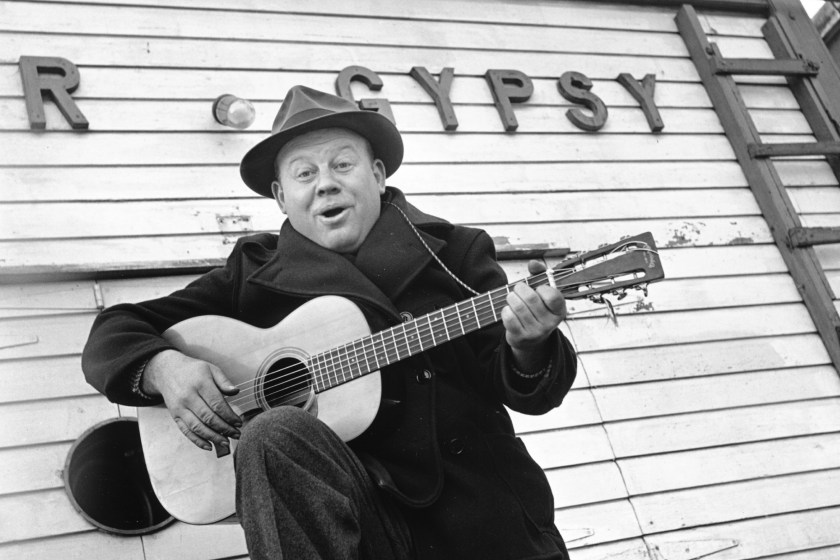 UNSPECIFIED - CIRCA 1970: Photo of Burl Ives