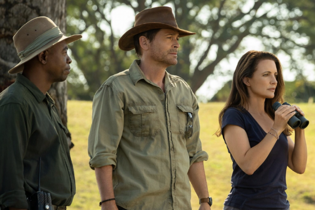 Rob Lowe, Kristin Davis, and Fezile Mpela in Holiday in the Wild (2019)