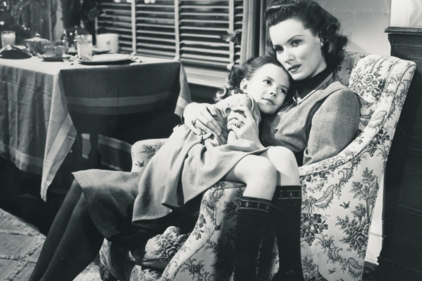 Maureen O'Hara and Natalie Wood in Miracle on 34th Street (1947)