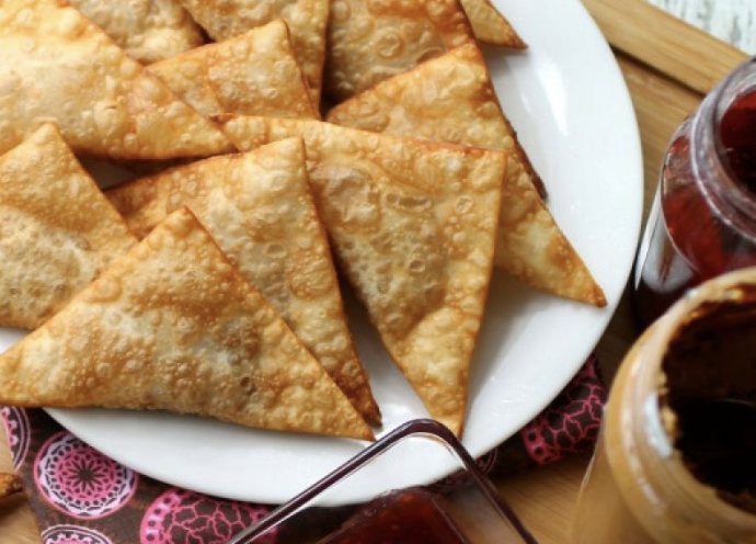 peanut butter jelly wraps with wontons