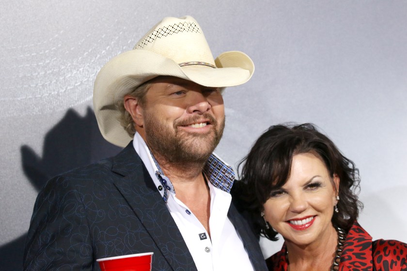 WESTWOOD, CALIFORNIA - DECEMBER 10: Toby Keith and Tricia Lucus attend the Warner Bros. Pictures world premiere of "The Mule" held at Regency Village Theatre on December 10, 2018 in Westwood, California.