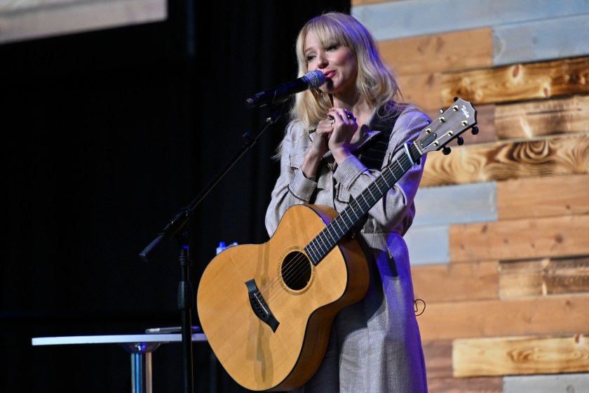 CINCINNATI, OHIO - OCTOBER 11: Singer-songwriter Jewel performing during Mindful & Music event on the Inspire Stage presented by Johnson & Johnson during the first day of Wellness Your Way Festival at the Duke Energy Convention Center on October 11, 2019 in Cincinnati, Ohio. 