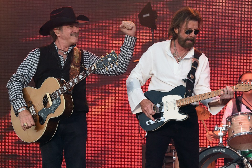 CHICAGO, IL - JUNE 18: Kix Brooks and Ronnie Dunn of Brooks and Dunn perform during 2016 Windy City LakeShake Country Music Festival - Day 2 at FirstMerit Bank Pavilion at Northerly Island on June 18, 2016 in Chicago, Illinois. (