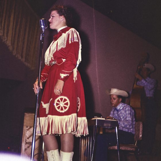Country Singer Patsy Cline performs on stage at the Riverside Ball Room in Phoenix, Arizona, circa 1960. 