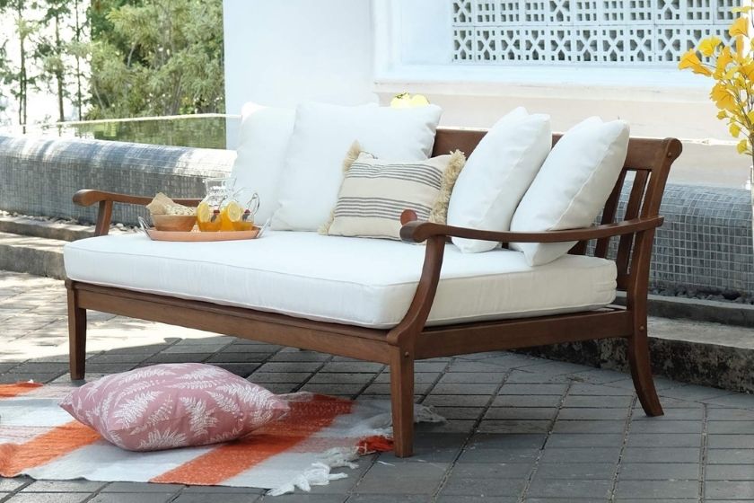 daybed sofa (casual brown bench, for outdoor use)