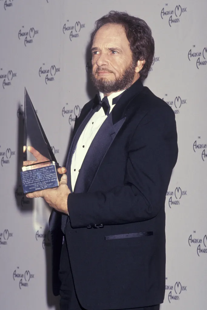 Merle Haggard attends 18th Annual American Music Awards on January 28, 1991 at the Shrine Auditorium in Los Angeles, California. 