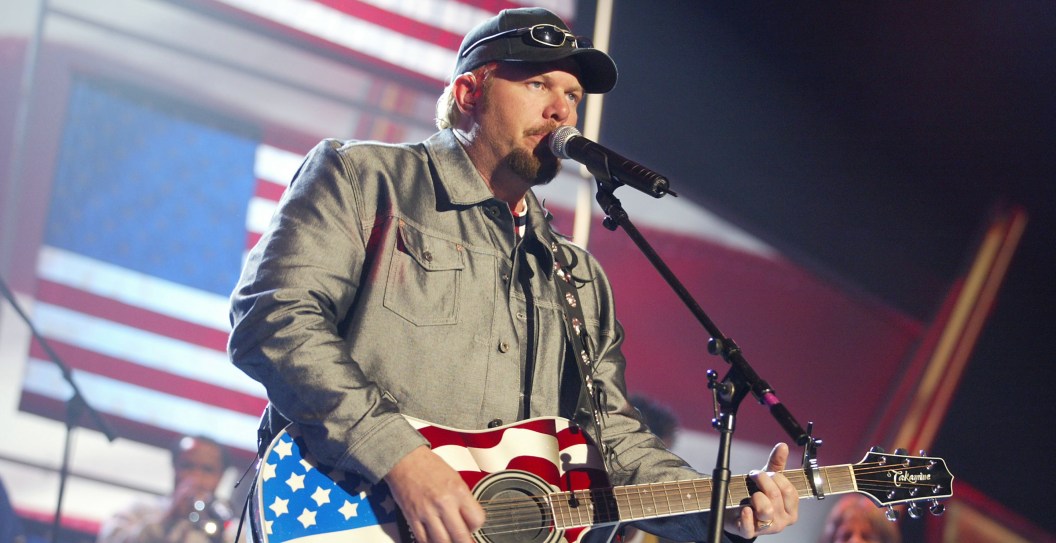 Toby Keith rehearses for the "2002 Academy of Country Music Awards" at the Universal Amphitheatre in Los Angeles, Ca. on Monday, May 20, 2002.