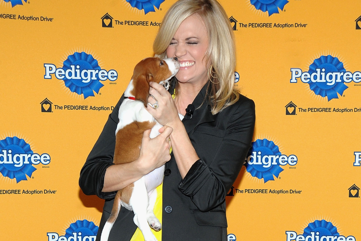 Singer Carrie Underwood attends the 6th Annual Pedigree Adoption Drive at Bidawee Manhattan Shelter on March 30, 2010 in New York City.