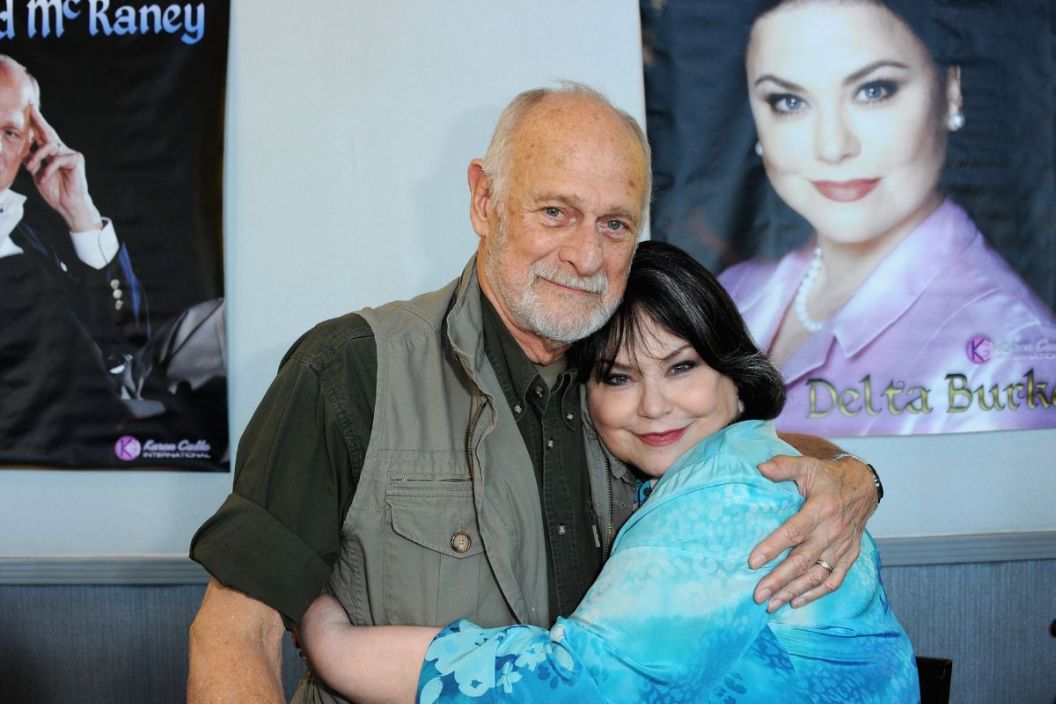 Gerald McRaney and Delta Burke attend the 2020 Hollywood Show held at Marriott Burbank Airport Hotel on February 1, 2020 in Burbank, California.