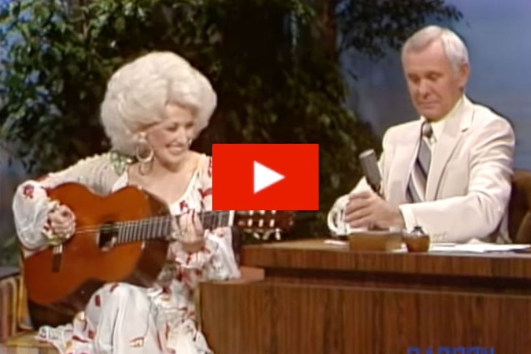 screengrab of Dolly Parton on the Johnny Carson show