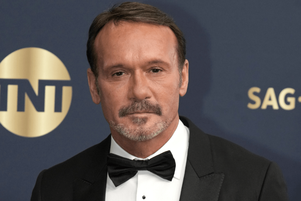 Tim McGraw attends the 28th Annual Screen Actors Guild Awards at Barker Hangar on February 27, 2022 in Santa Monica, California.