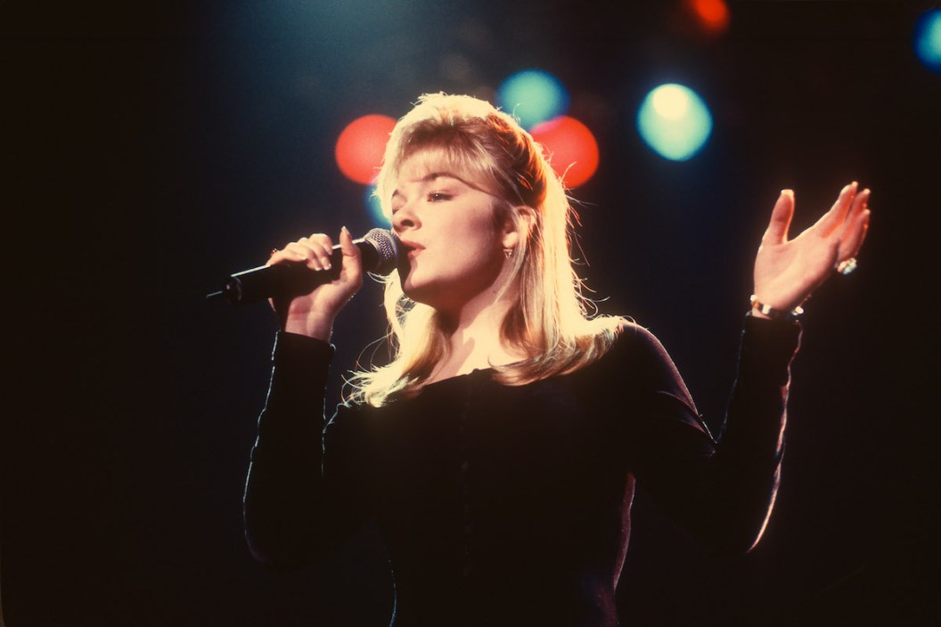 Leann Rimes is performing for the United States Air Force cadets at the United States Air Force Academy in Colorado Springs, Colorado on January 1, 1996.