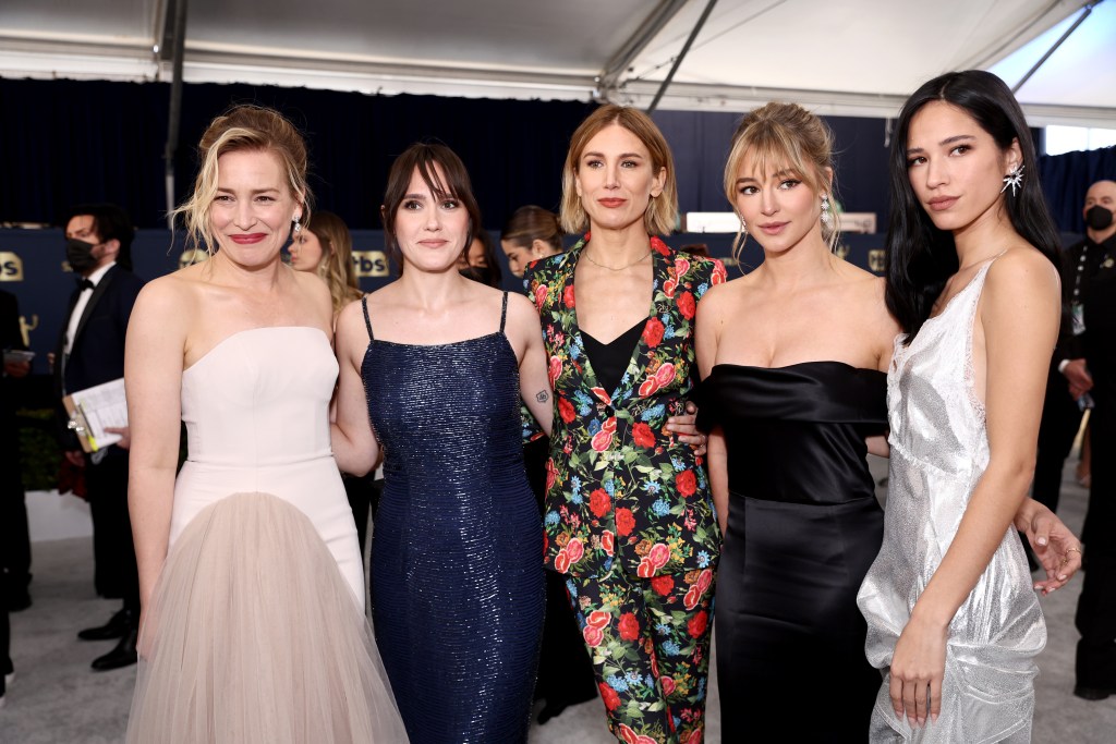 Piper Perabo, Eden Brolin, Jen Landon, Hassie Harrison, and Kelsey Chow attend the 28th Screen Actors Guild Awards at Barker Hangar on February 27, 2022 in Santa Monica, California.