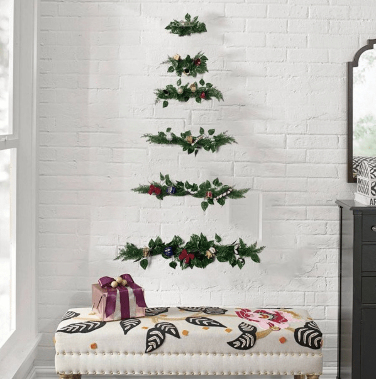 wall christmas tree
