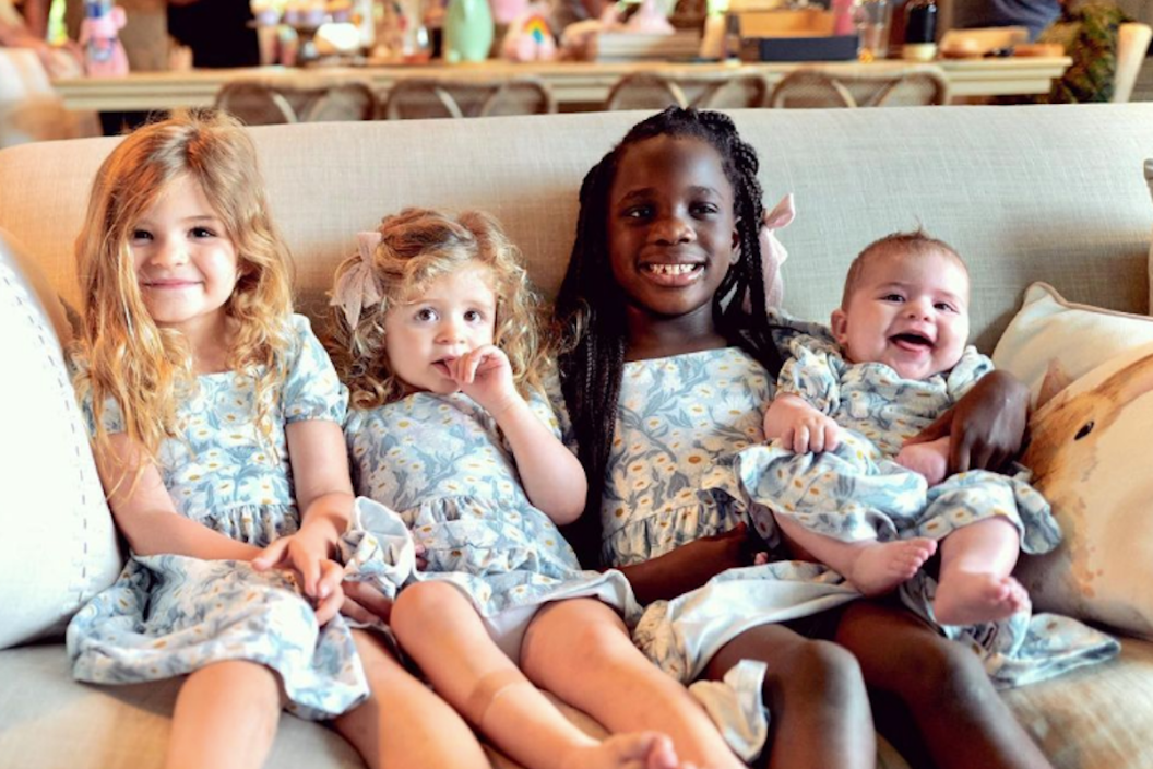 Photo of all four of Thomas Rhett and Lauren Akins' daughters