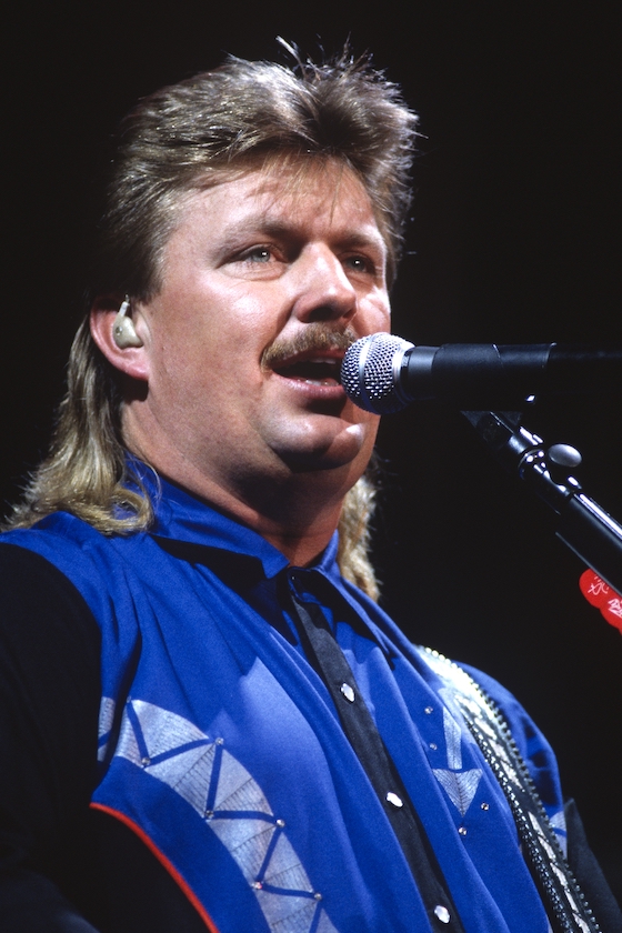 Joe Diffie performs at Shoreline Amphitheatre on July 30, 1994 in Mountain View, California. 
