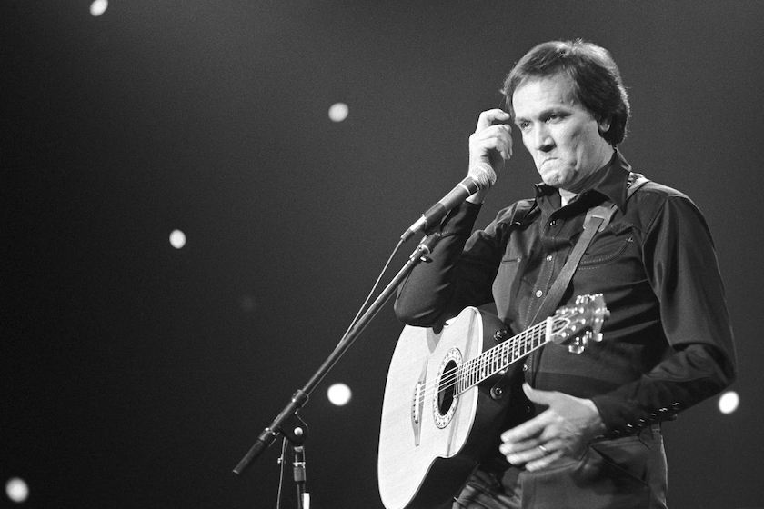 Roger Miller performs 05/10/1982 at Soundstage, Chicago, Il, USA
