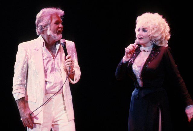 Kenny Rogers and Dolly Parton circa 1985 in New York City. 