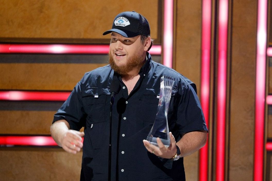 Luke Combs accepts an award onstage during the 2021 CMT Artist of the Year on October 13, 2021 in Nashville, Tennessee.