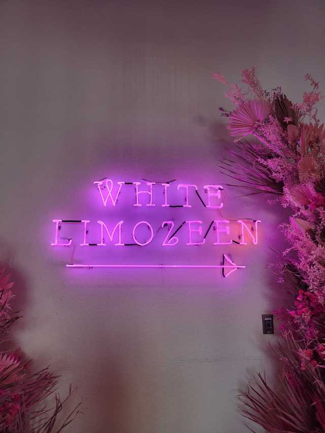 Neon White Limozeen sign
