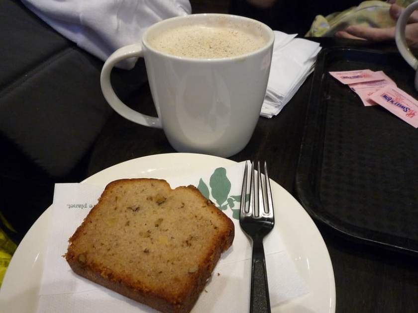 skinny white vanilla latte and bread