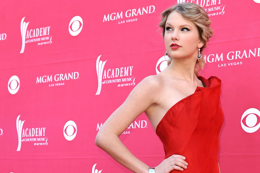 Musician Taylor Swift arrives on the red carpet at the 44th annual Academy Of Country Music Awards held at the MGM Grand on April 5, 2009 in Las Vegas.