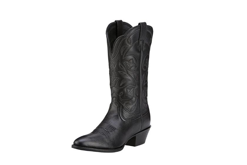 what to wear to a rodeo - black boots