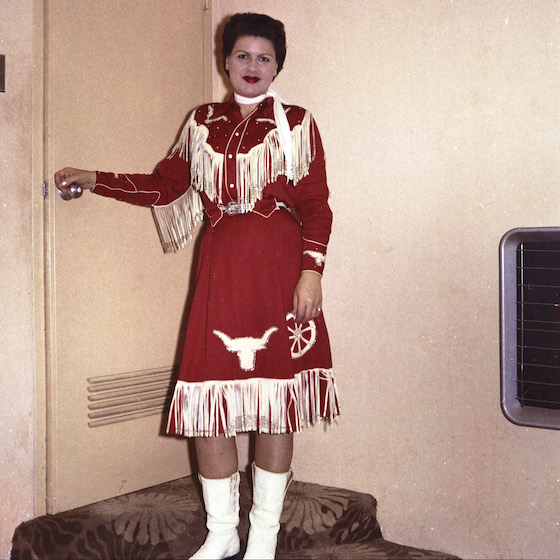 Country Singer Patsy Cline poses backstage at the Riverside Ball Room in Phoenix, Arizona, circa 1960. 