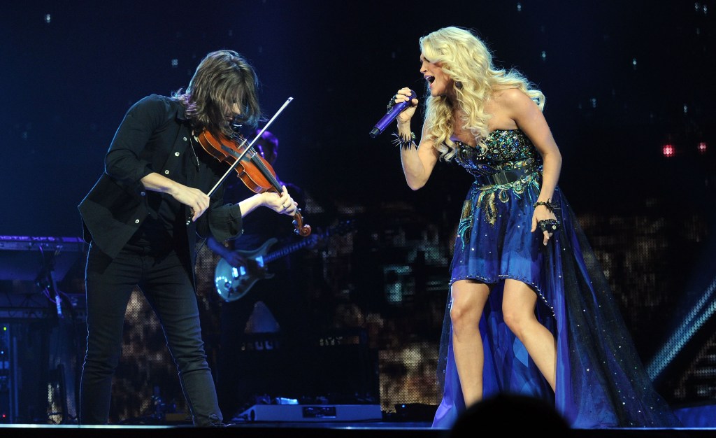 Carrie Underwood With Hunter Hayes In Concert