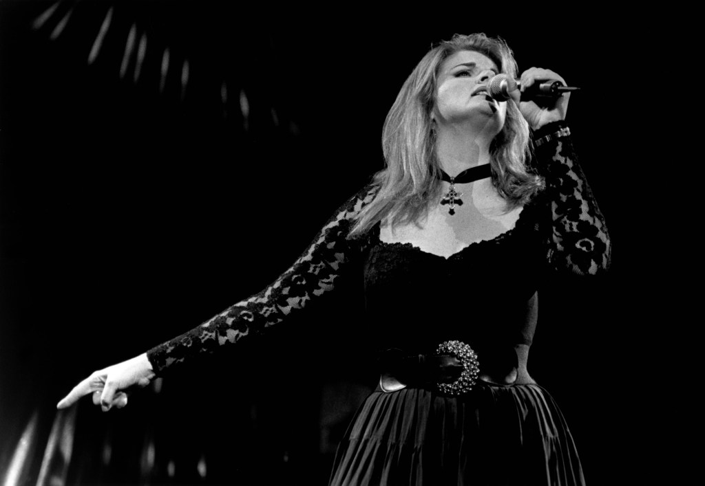 Trisha Yearwood Performing live on stage