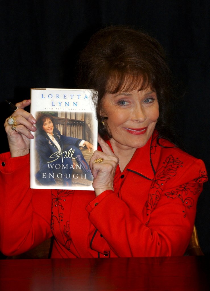 Country music legend Loretta Lynn, the original 'Coalminer's Daughter' was at 'Barnes and Noble' bookstore on 5th Avenue to sign her book 'Still Woman Enough' in New York, United States on April 04, 2002. (Photo by David LEFRANC/Gamma-Rapho via Getty Images)