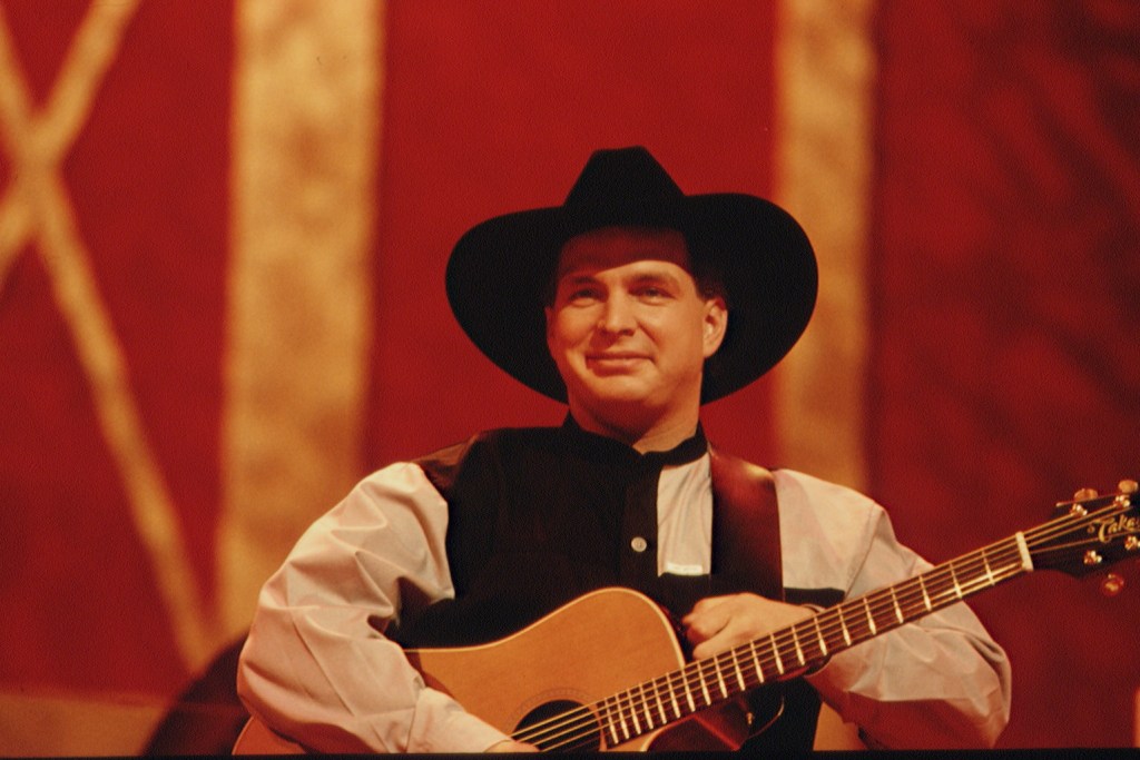 photo of country singer Garth Brooks onstage