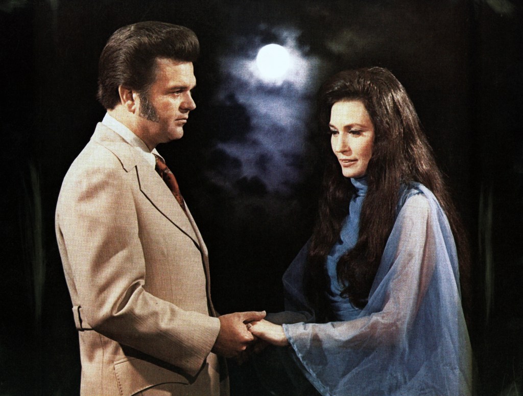 Loretta Lynn and Conway Twitty pose for a portrait in circa 1979. (Photo by Michael Ochs Archives/Getty Images)
