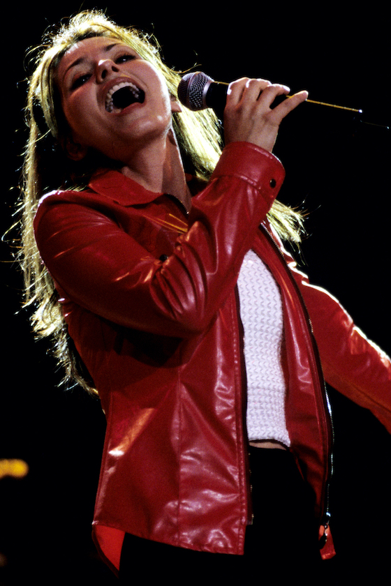 MOUNTAIN VIEW, CA - JUNE 18: Shania Twain in support of her Come On Over release at Shoreline Amphitheatre on June 18, 1998 in Mountain View, California. 