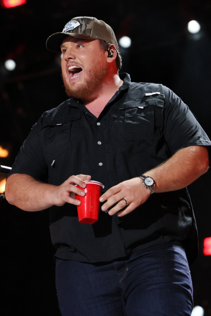 Luke Combs performs during day 3 of CMA Fest 2022 at Nissan Stadium on June 11, 2022 in Nashville, Tennessee.