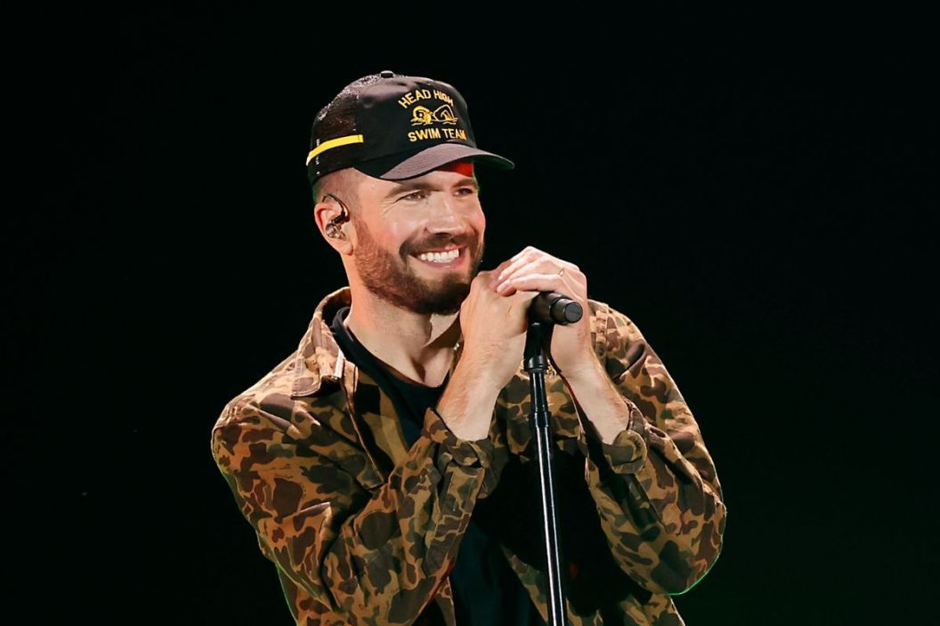 Sam Hunt performs onstage during the 2021 iHeartRadio Music Festival - Night Two held at T-Mobile Arena on September 18, 2021 in Las Vegas, Nevada.