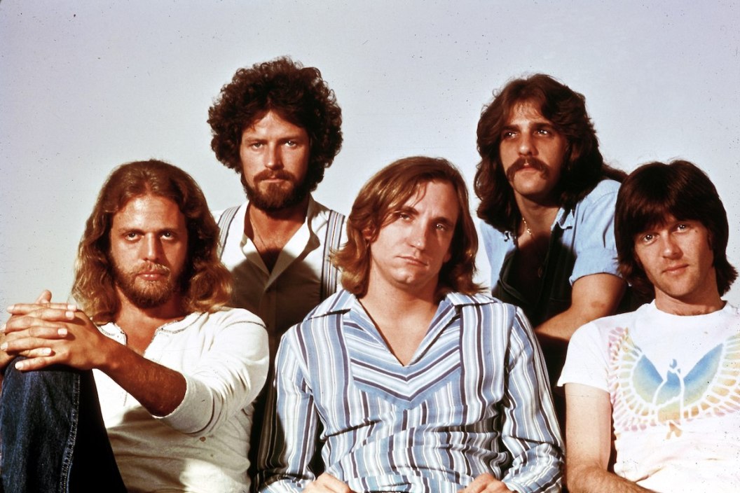UNSPECIFIED - JANUARY 01: Photo of Glenn FREY and Joe WALSH and Don HENLEY and Don FELDER and EAGLES and Randy MEISNER; L-R: Don Felder, Don Henley, Joe Walsh, Glenn Frey, Randy Meisner - posed, studio, group shot - Hotel California era.