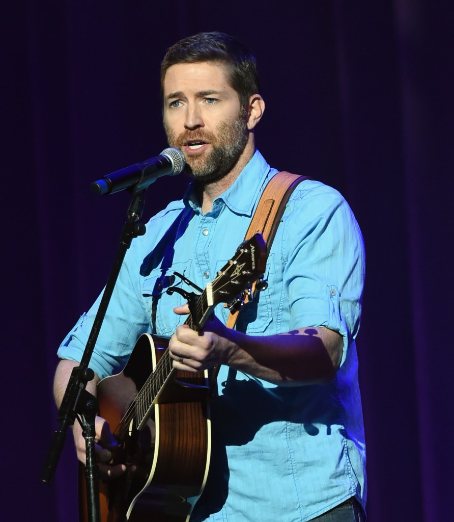 NASHVILLE, TN - MARCH 27: Singer/Songwriter Josh Turner performs during Daryle Singletary Keepin' It Country Tribute Show at Ryman Auditorium on March 27, 2018 in Nashville, Tennessee.