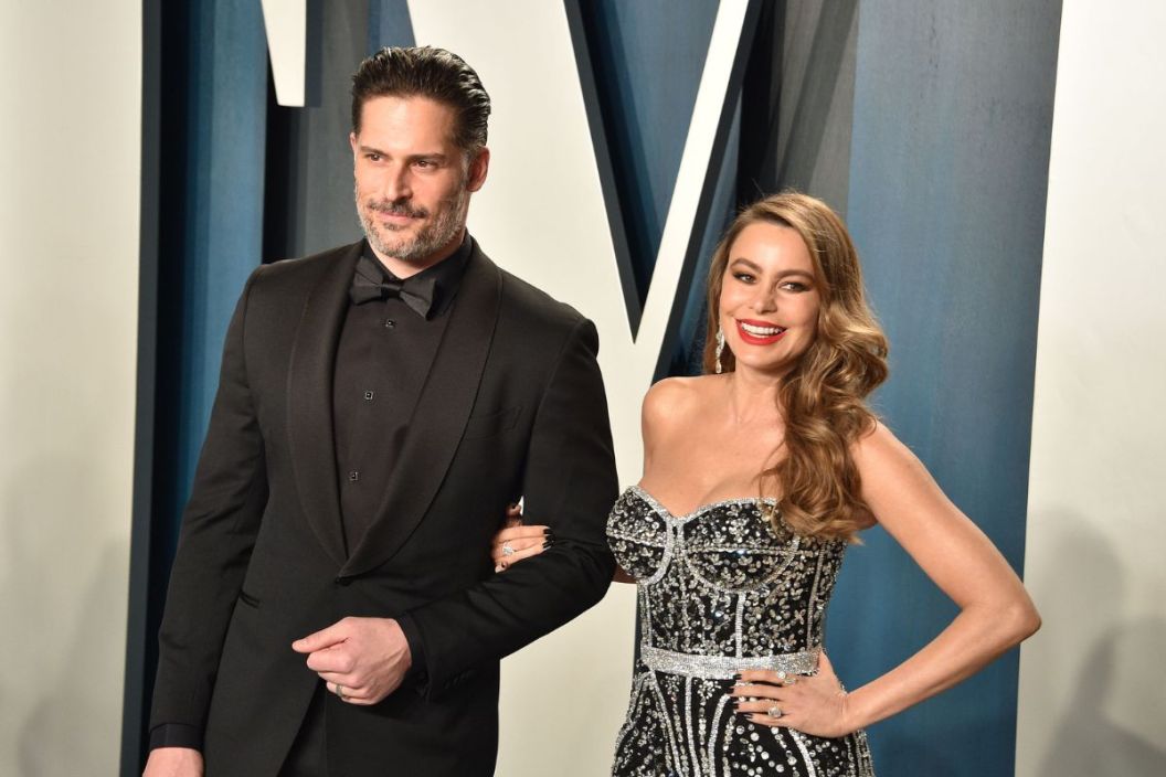 Joe Manganiello and Sofía Vergara attend the 2020 Vanity Fair Oscar Party at Wallis Annenberg Center for the Performing Arts on February 09, 2020 in Beverly Hills, California.