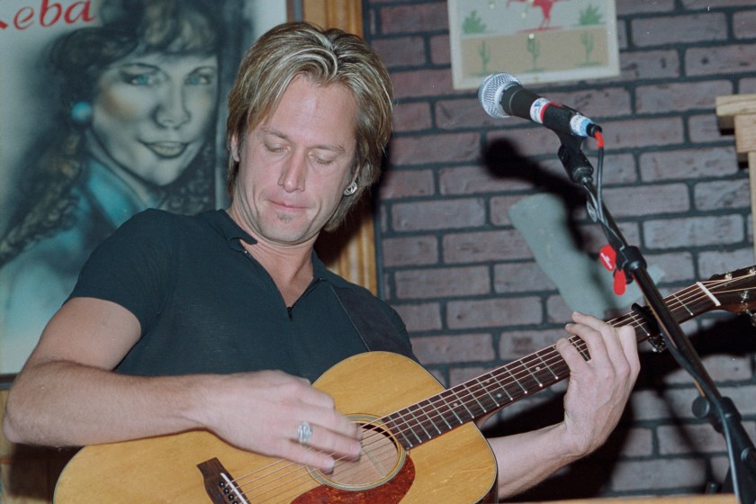 ALLENTOWN - AUGUST 23: Keith Urban performs at Crocodile Rock on August 23, 2000 in Allentown, Pennsylvania.